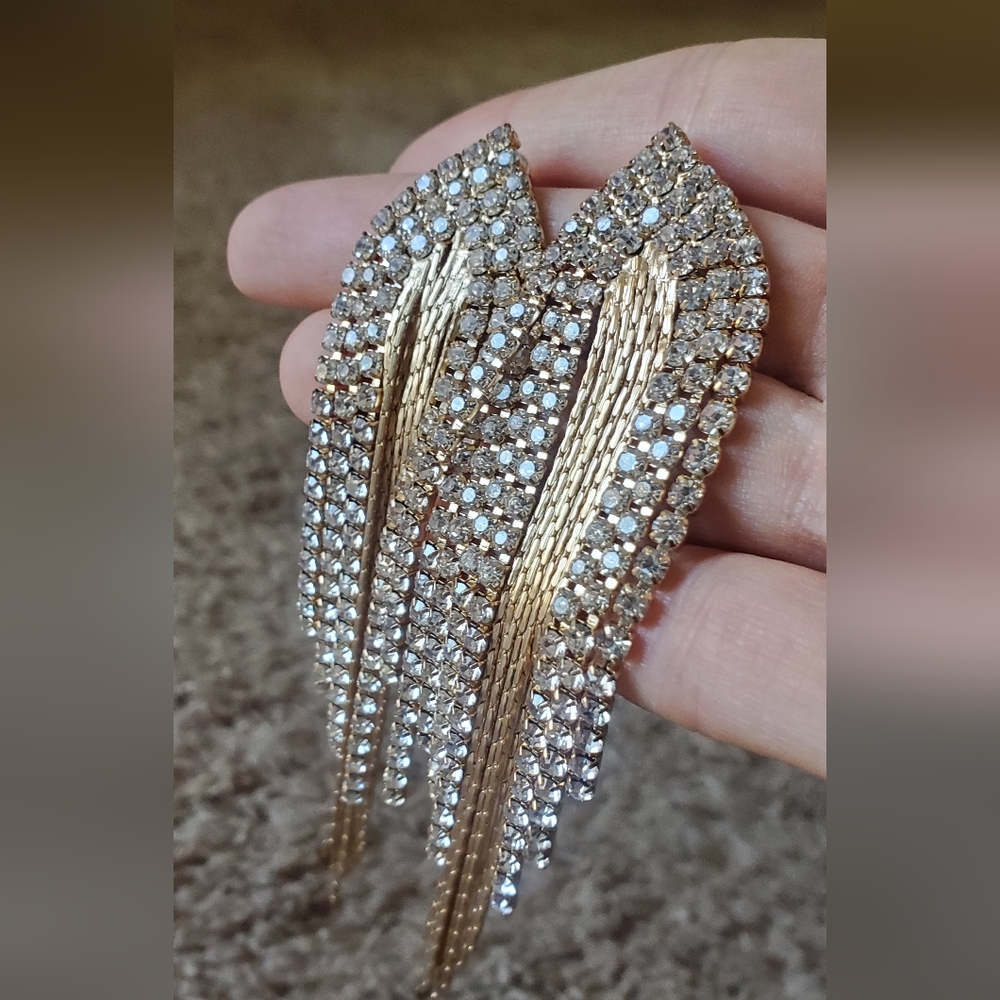 Womens dangle chain earrings